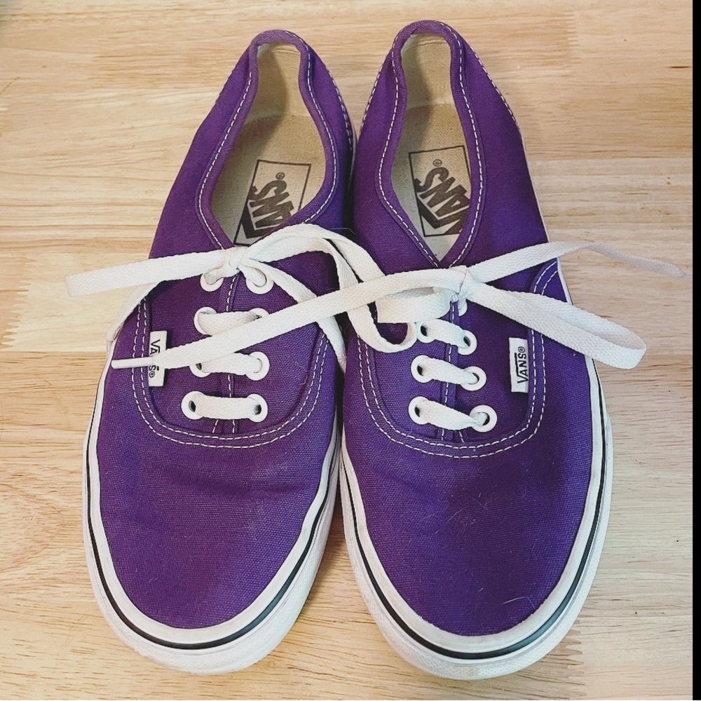VANS — purple/white canvas shoes - Picture 1 of 3